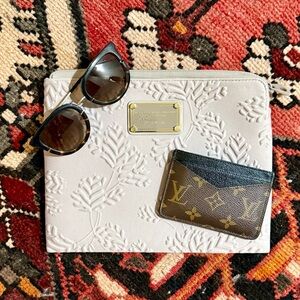 •M A R C  J A C O B S •